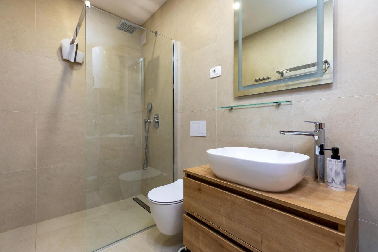 Duplex + Garage Leilighet Rovinj Eksteriør bilde